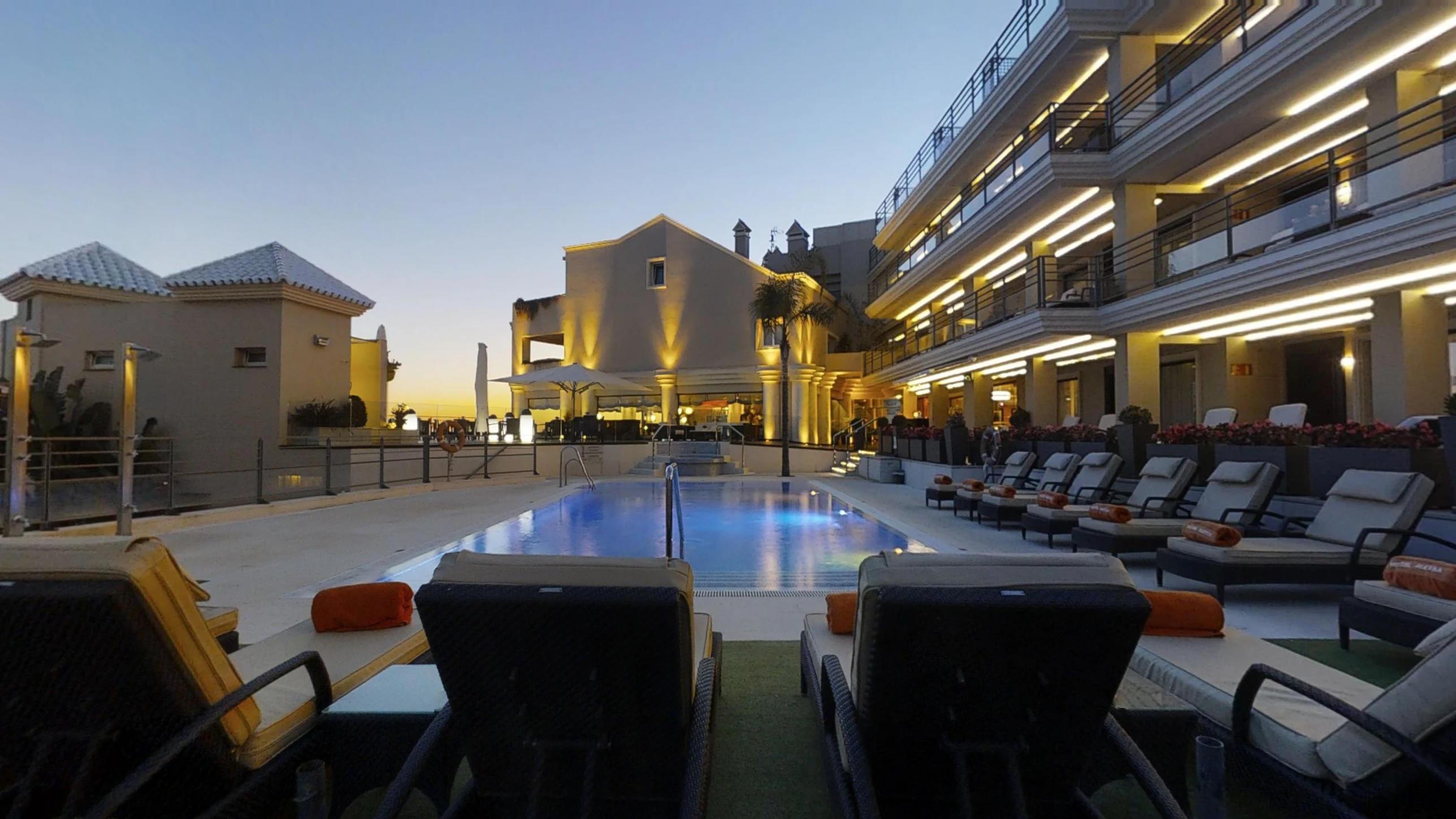 Vincci Seleccion Aleysa Otel Benalmádena Dış mekan fotoğraf The pool at the hotel