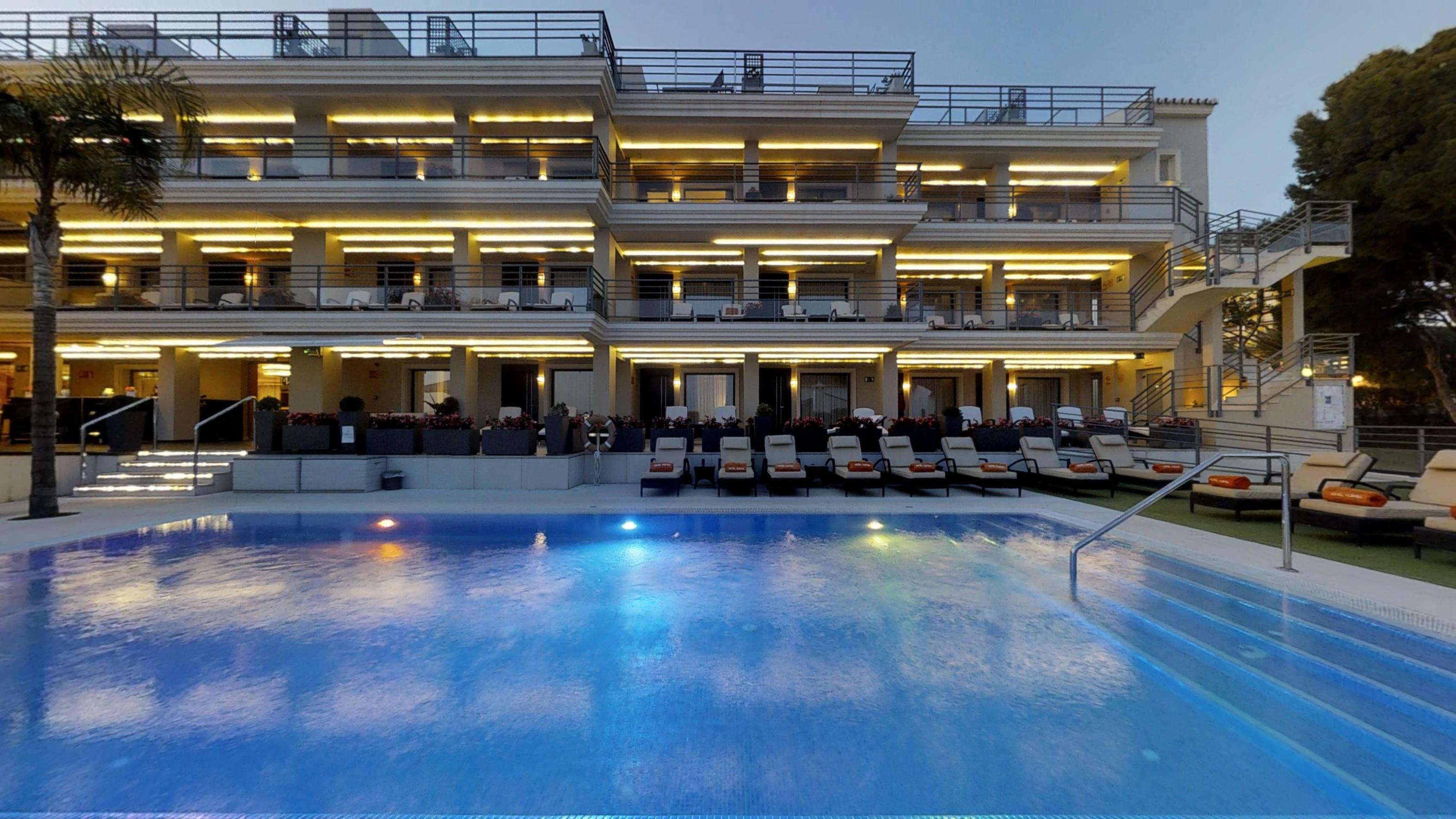 Vincci Seleccion Aleysa Otel Benalmádena Dış mekan fotoğraf The hotel's pool
