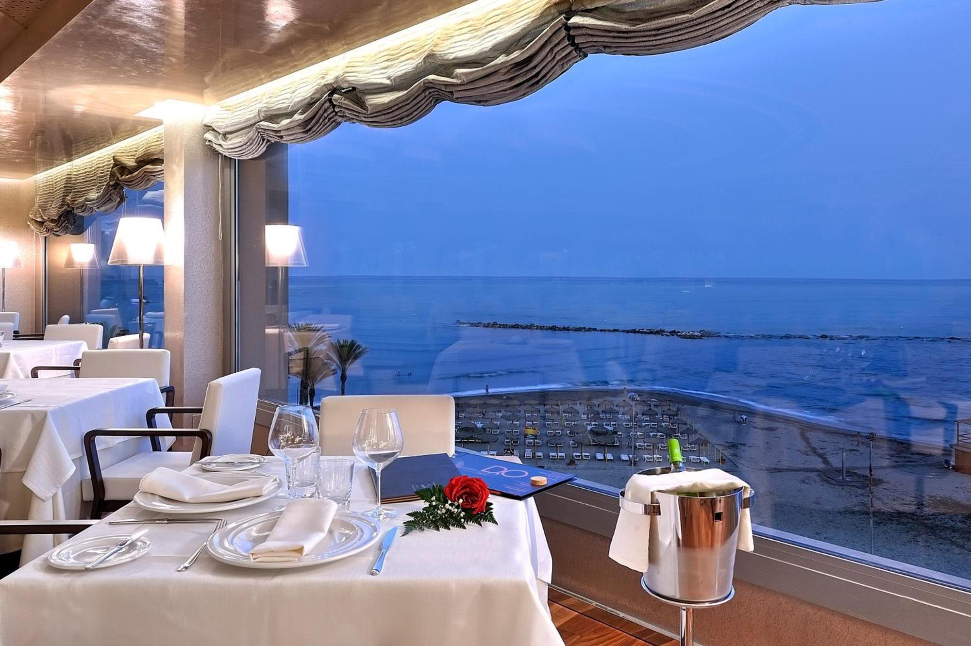 Vincci Seleccion Aleysa Otel Benalmádena Dış mekan fotoğraf Restaurant